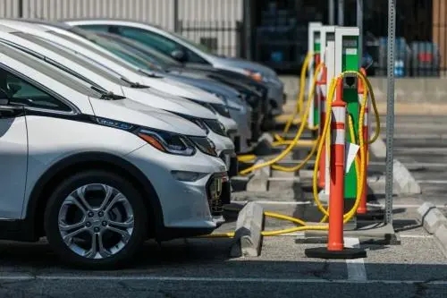 充电基础设施与新能源汽车继续稳增长